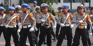 Pendidikan Aparat: Kalau Sama Rakyat Bisa Galak, Kenapa Sama Penguasa Malah Sungkan?